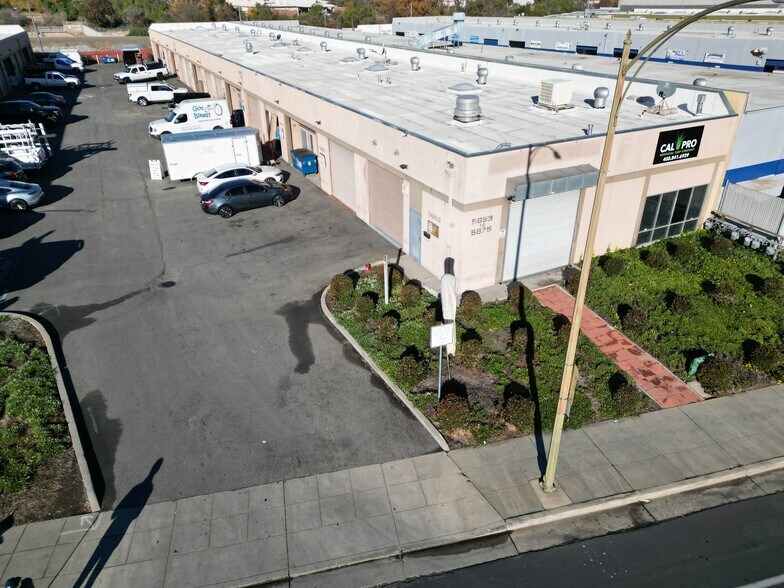 5853-5895 Winfield Blvd, San Jose, CA à louer - Photo de l’immeuble – Image 3 sur 4