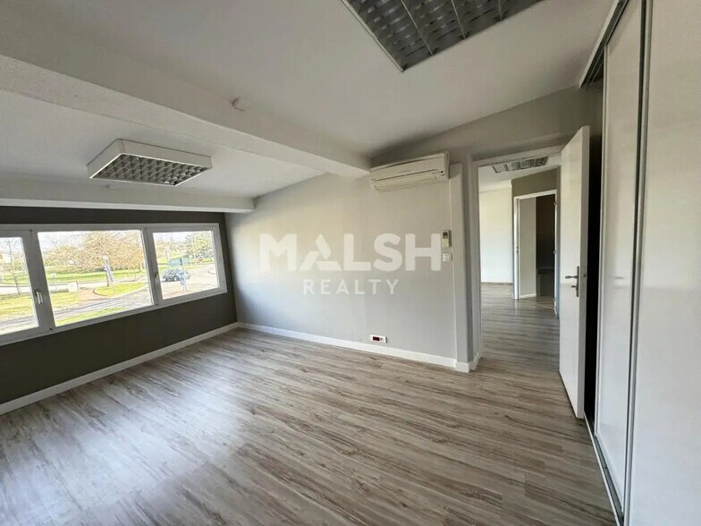 Bureau dans Andrézieux-Bouthéon à louer - Photo de l’immeuble – Image 1 sur 6