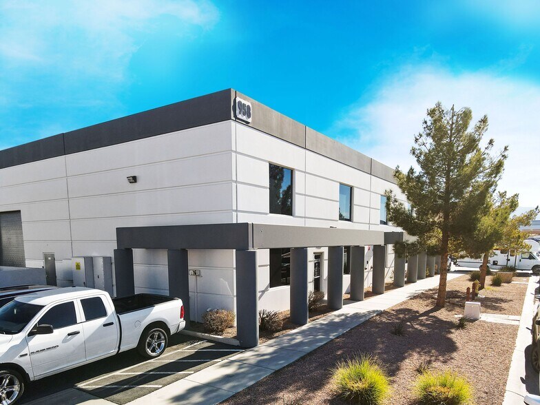 958 Empire Mesa Way, Henderson, NV à louer - Photo de l’immeuble – Image 3 sur 3