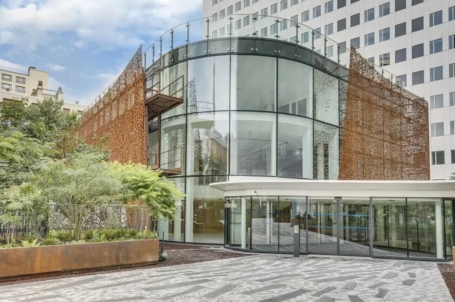 10 Boulevard De Grenelle, Paris à louer - Photo de l’immeuble – Image 2 sur 4