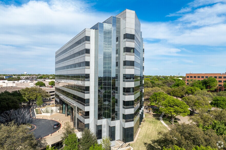 4975 Preston Park Blvd, Plano, TX à louer - Photo de l’immeuble – Image 2 sur 20