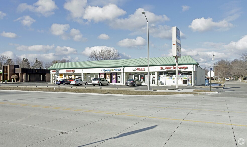26517-26529 Little Mack Ave, Saint Clair Shores, MI à louer - Photo de l’immeuble – Image 2 sur 2