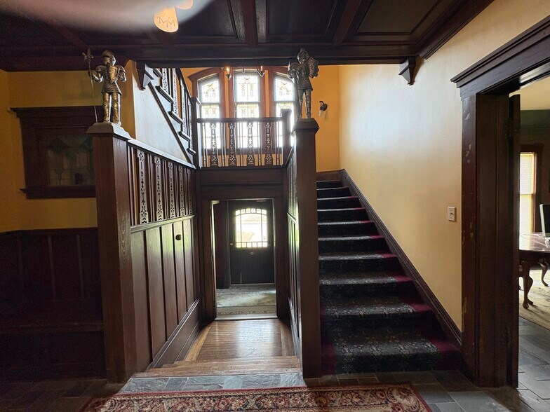 1421 Market Ave N, Canton, OH à vendre - Photo de l’immeuble – Image 3 sur 13