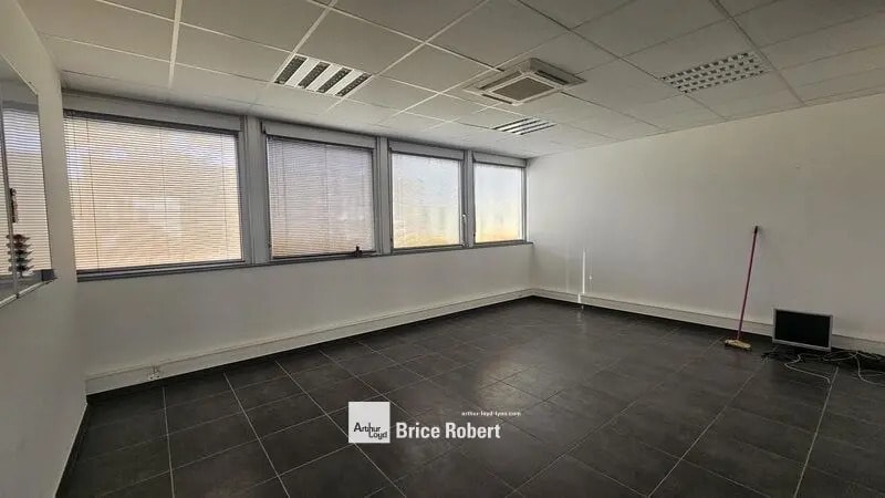 Bureau dans Chassieu à vendre - Photo intérieure – Image 3 sur 4