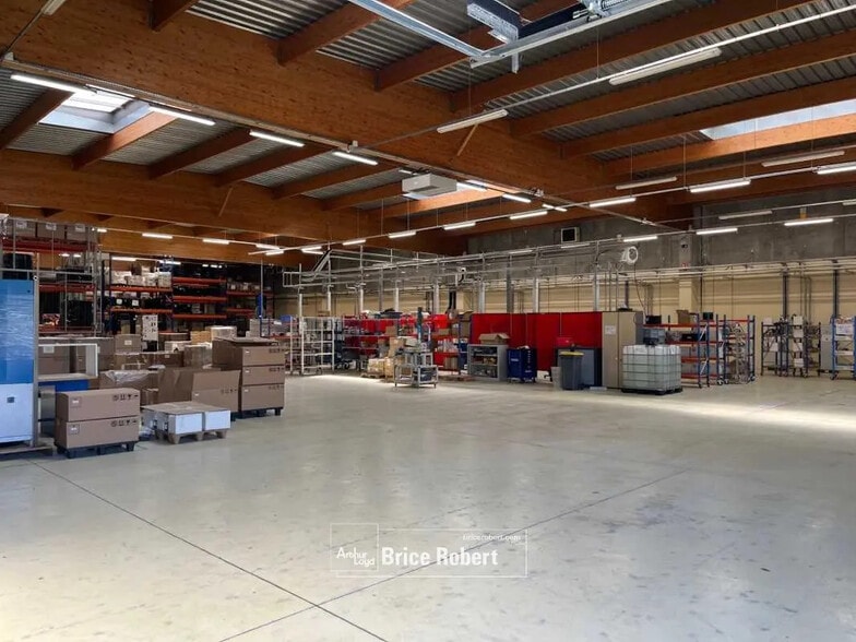 Bureau dans Décines-Charpieu à louer - Photo intérieure – Image 3 sur 8