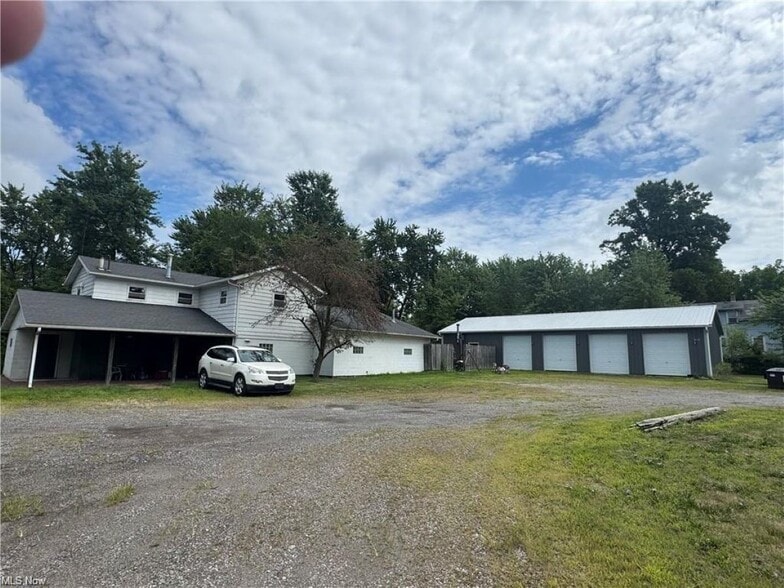3043 Niles Rd SE, Warren, OH à vendre - Photo principale – Image 1 sur 12