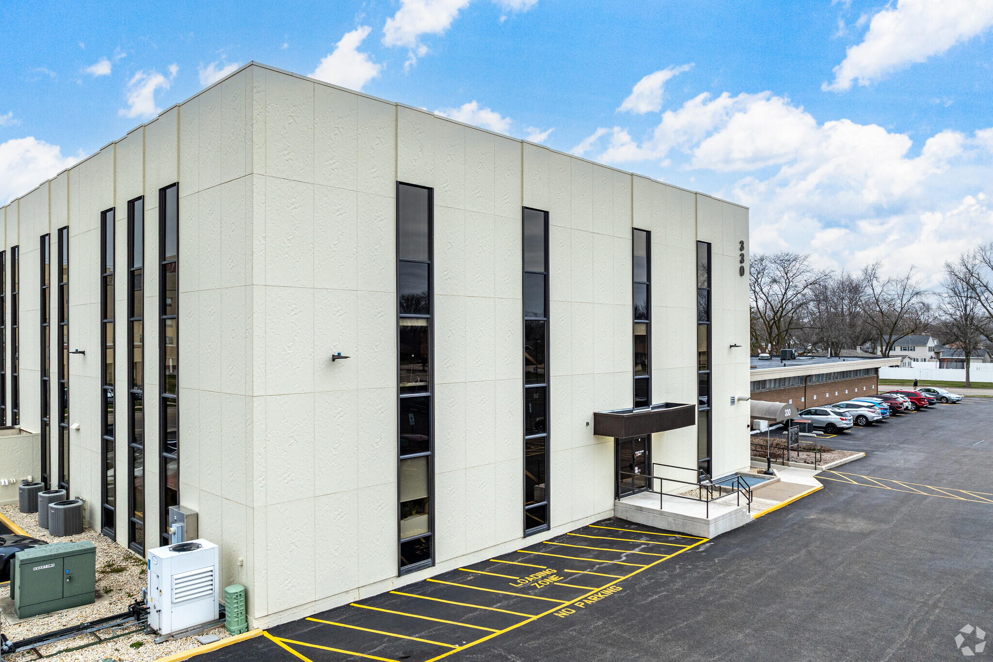 330 N Madison St, Joliet, IL à louer Photo de l’immeuble– Image 1 sur 8