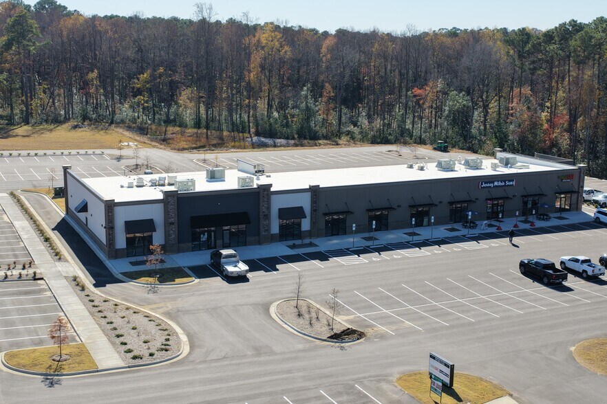 5533 Corporation Drive, Hope Mills, NC à louer - Photo de l’immeuble – Image 2 sur 14