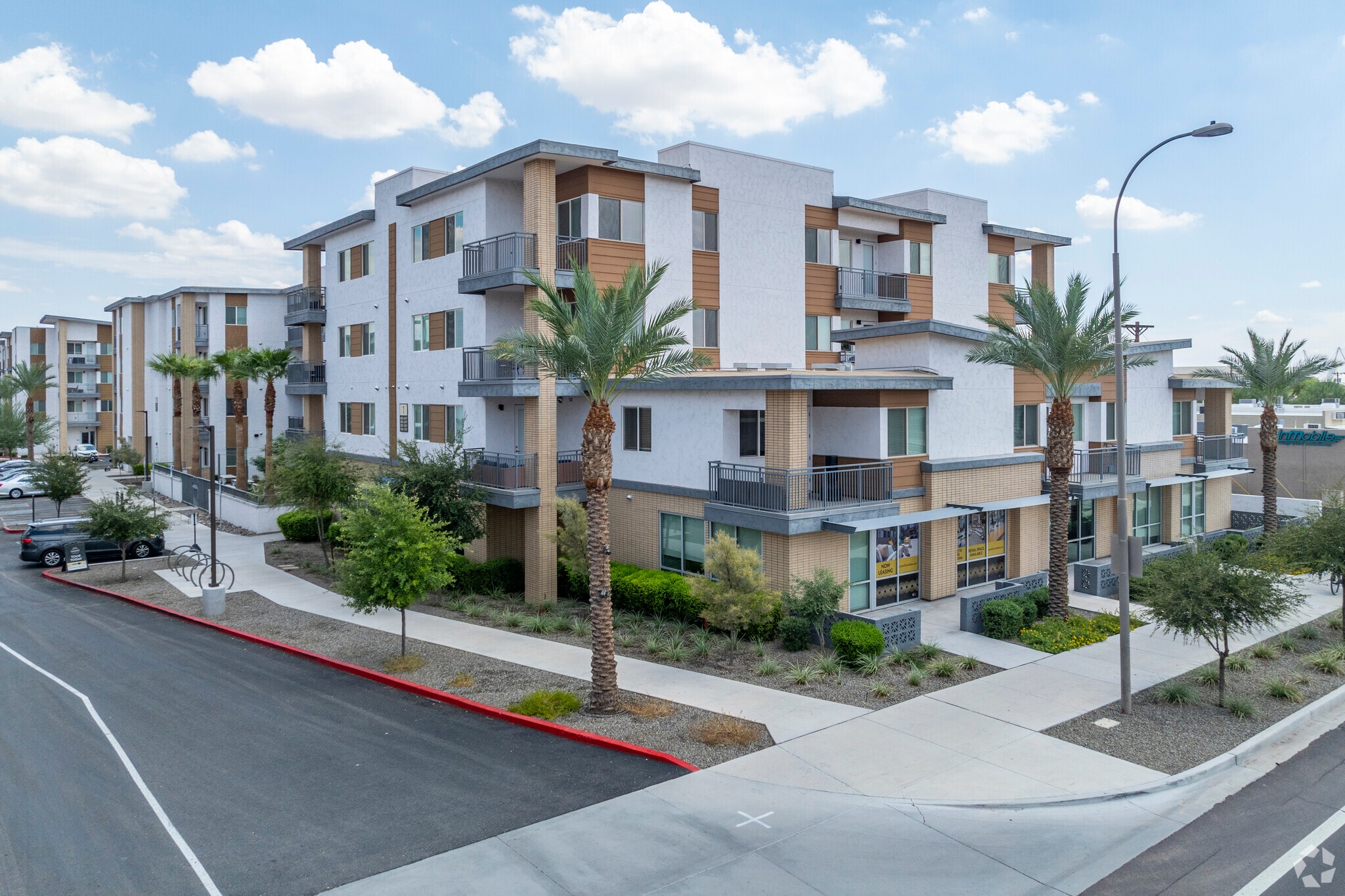 2001 N Scottsdale Rd, Scottsdale, AZ à louer Photo principale– Image 1 sur 6