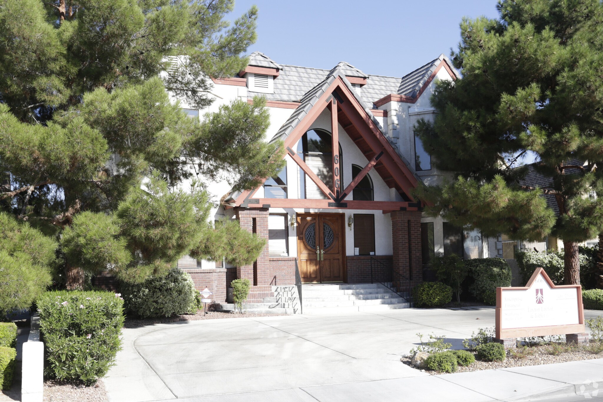 606 S 9th St, Las Vegas, NV à vendre Photo principale– Image 1 sur 24