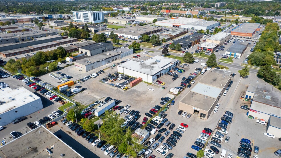 7 Heritage Rd, Markham, ON à vendre - Photo de l’immeuble – Image 2 sur 2