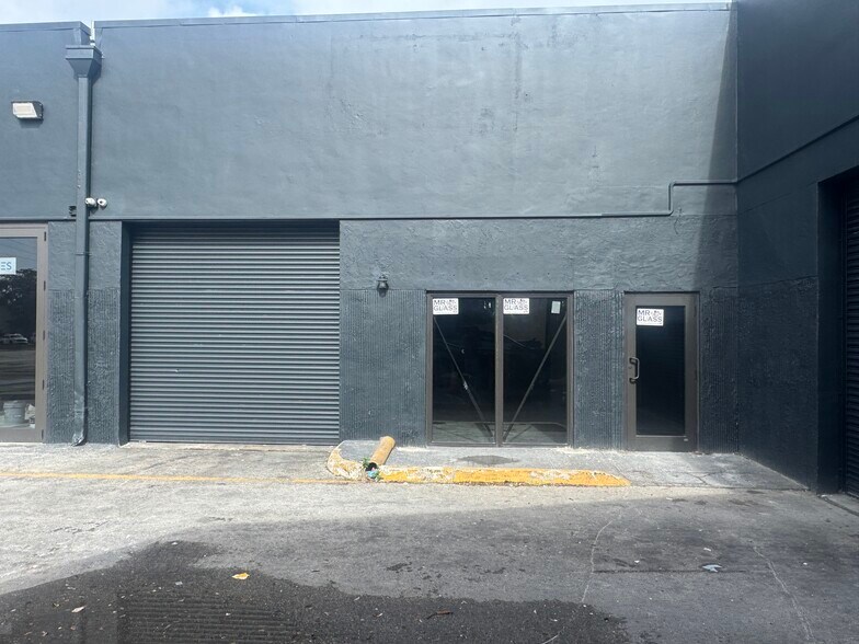 10401 SW 186th St, Miami, FL à louer - Photo de l’immeuble – Image 2 sur 16