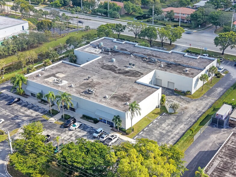3650 Coral Ridge Dr, Coral Springs, FL à vendre - Photo de l’immeuble – Image 1 sur 5