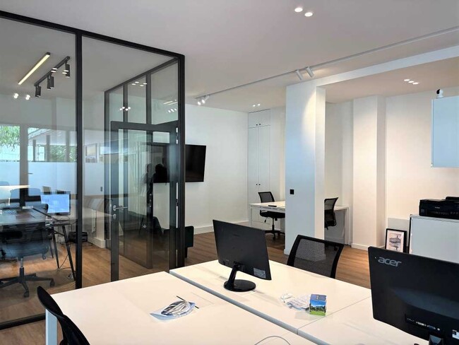 Plus de détails pour Bureau à vendre