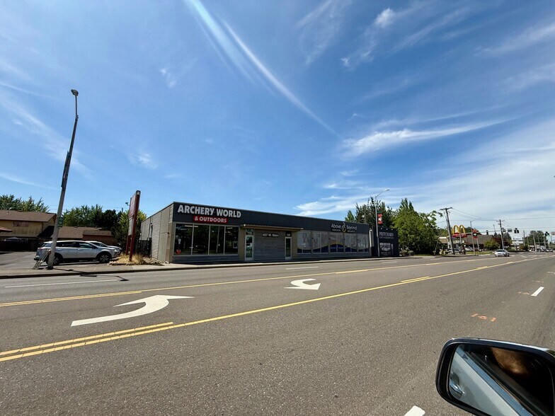 407 W Main St, Battle Ground, WA à louer - Photo de l’immeuble – Image 1 sur 2