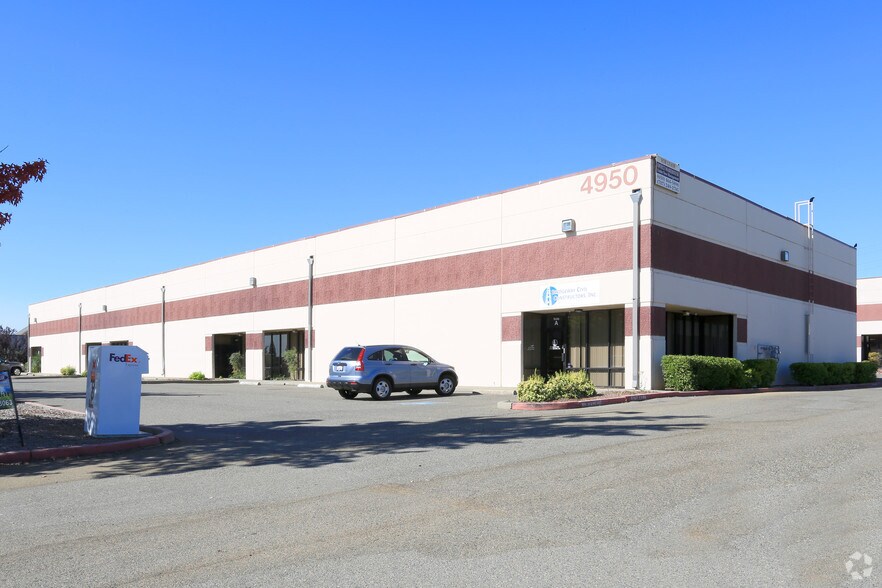 4950-4970 Allison Parkway, Vacaville, CA portefeuille de 3 biens à vendre sur LoopNet.fr - Photo principale – Image 2 sur 4