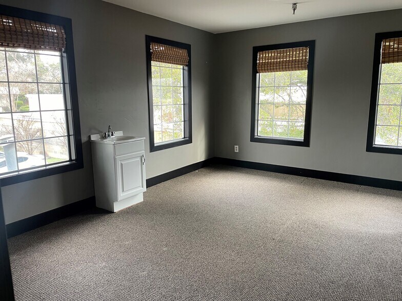 7940 California Ave, Fair Oaks, CA à louer - Photo intérieure – Image 3 sur 5