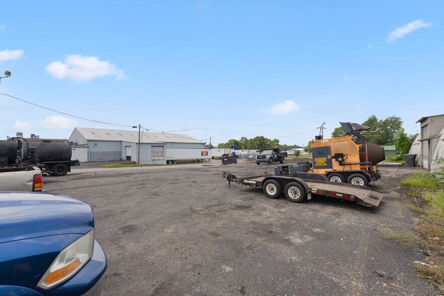 310 Argonne Rd, Warsaw, IN à vendre - Photo de l’immeuble – Image 2 sur 45