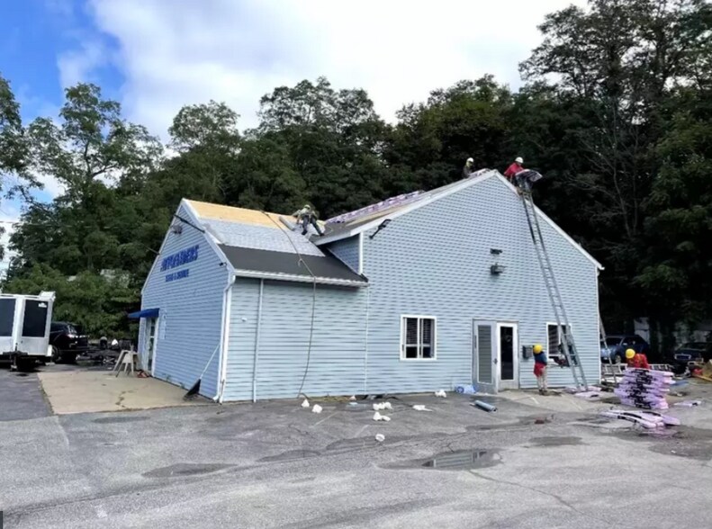 969 Union Ave, Laconia, NH à vendre - Photo de l’immeuble – Image 2 sur 12