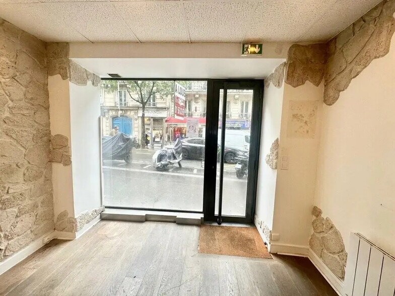 Local commercial dans Paris à louer - Photo intérieure – Image 2 sur 3