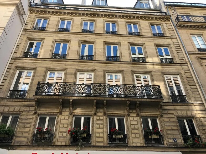9 Rue Saint-Augustin, Paris à louer - Photo de l’immeuble – Image 1 sur 3
