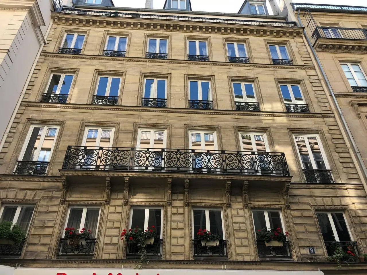 9 Rue Saint-Augustin, Paris à louer Photo de l’immeuble– Image 1 sur 4