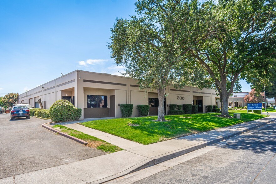 North Point Business Park portefeuille de 5 biens à vendre sur LoopNet.fr - Photo de l’immeuble – Image 3 sur 12