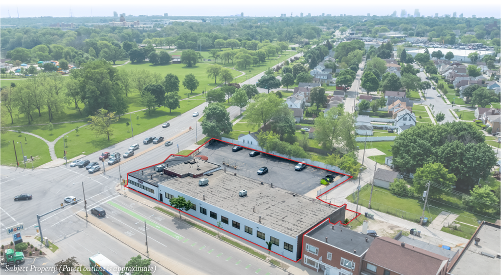 4775 N Green Bay Ave, Milwaukee, WI à vendre - Photo de l’immeuble – Image 2 sur 8