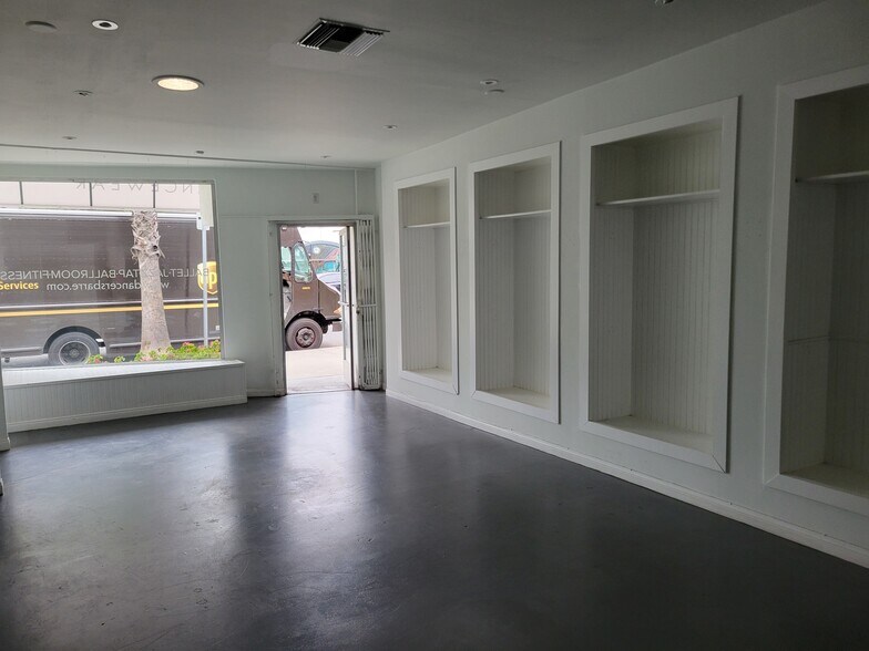13638 Ventura Blvd, Sherman Oaks, CA à louer - Photo de l’immeuble – Image 3 sur 4