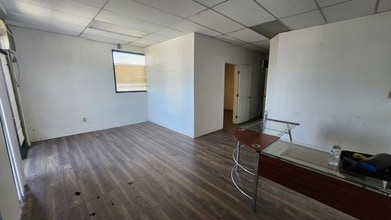 4555-4557 E 3rd St, Los Angeles, CA à louer Photo intérieure– Image 1 sur 5