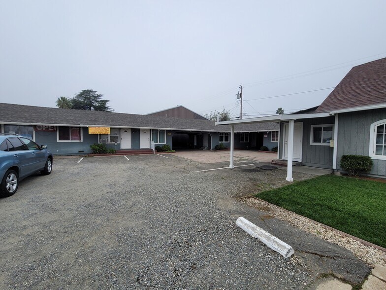 1806 Solano St, Corning, CA à vendre - Photo principale – Image 1 sur 17