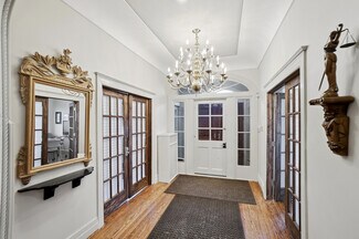 Plus de détails pour 2406 Auburn Ave, Cincinnati, OH - Bureau à vendre