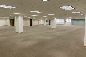 5757 W Century Blvd, Los Angeles, CA à louer Photo intérieure– Image 2 sur 2