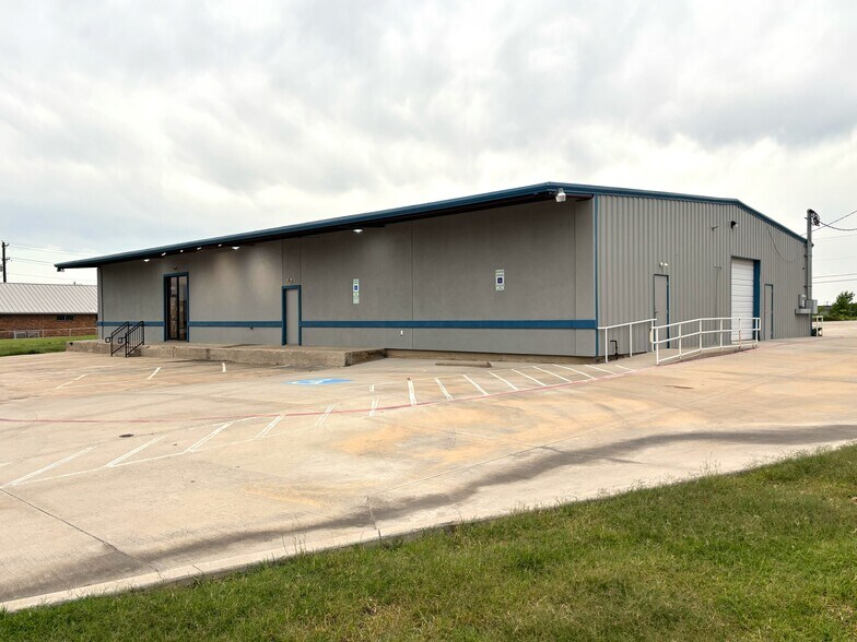 4017 Mesa Dr, Denton, TX à louer - Photo de l’immeuble – Image 1 sur 6