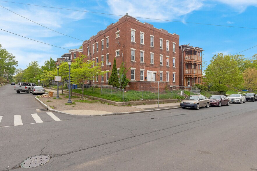 143-145 Putnam St, Hartford, CT à vendre - Photo de l’immeuble – Image 2 sur 20