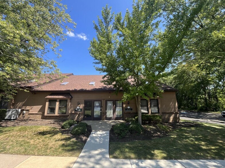 1609 Woodbourne Rd, Levittown, PA à louer - Photo de l’immeuble – Image 2 sur 9
