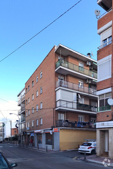 Calle Maestro Serrano, 27, Collado Villalba, Madrid à vendre - Photo de l’immeuble – Image 3 sur 3