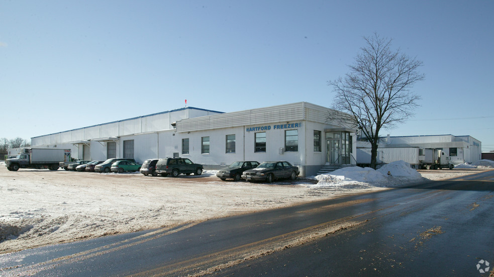 241 Park Ave, East Hartford, CT à louer - Photo de l’immeuble – Image 2 sur 11
