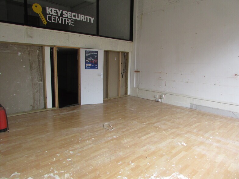 6 George St W, Luton à louer - Photo intérieure – Image 3 sur 13