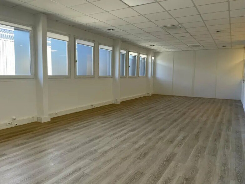 Bureau dans Le Havre à louer - Photo de l’immeuble – Image 2 sur 3