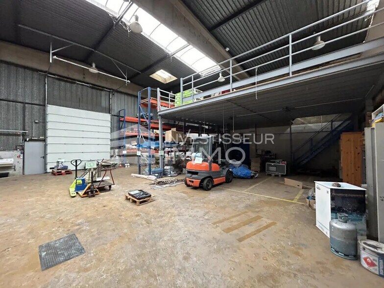 Local d'activités dans SAINT-OUEN-L'AUMONE à vendre - Photo intérieure – Image 2 sur 4