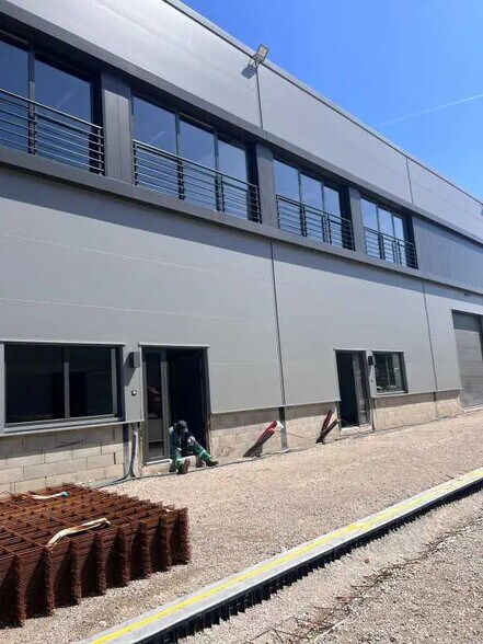 12 Allée De Dublin, Les Pavillons-sous-Bois à louer - Photo de l’immeuble – Image 2 sur 11