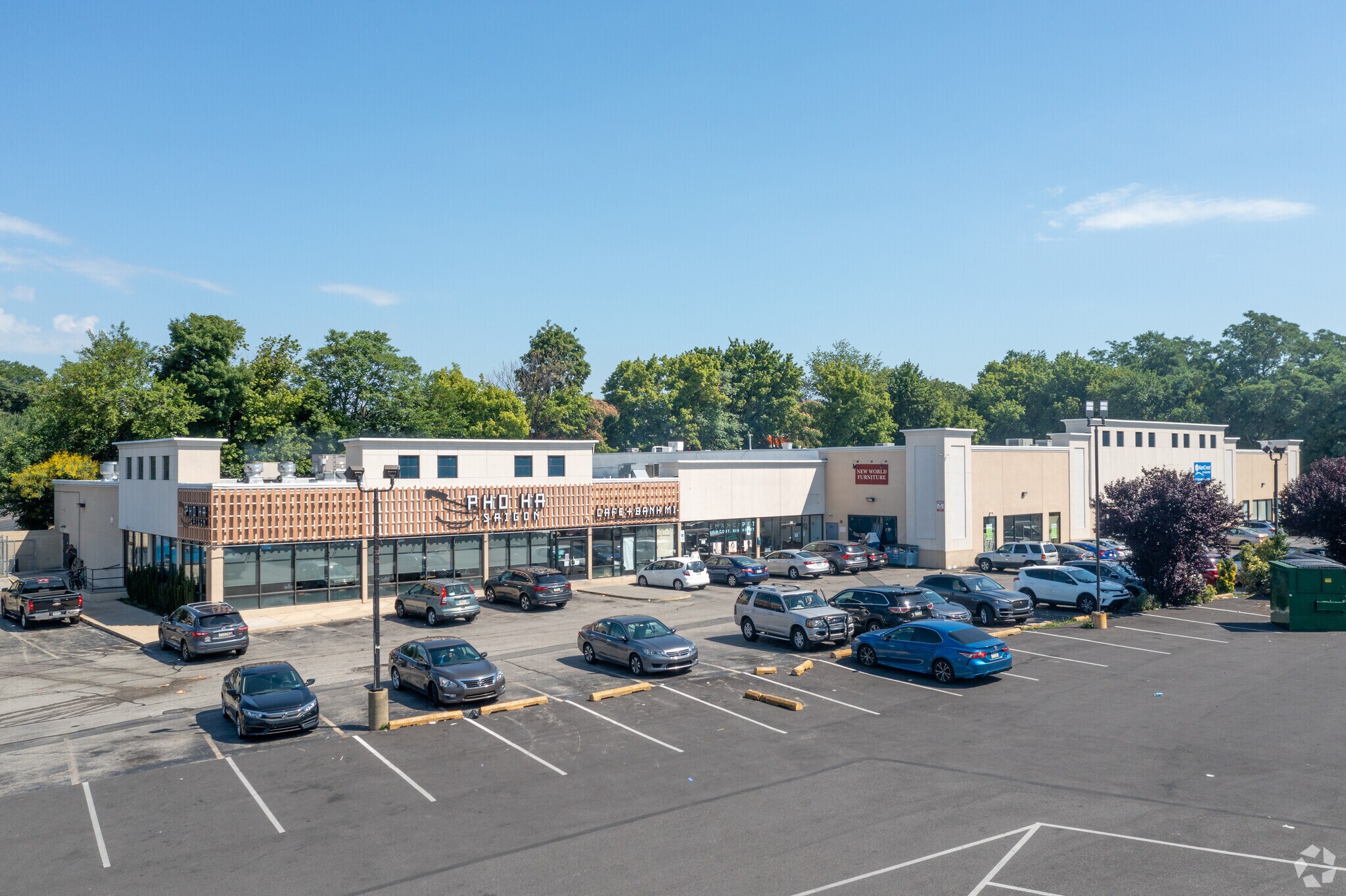 575 Adams Ave, Philadelphia, PA à louer Photo de l’immeuble– Image 1 sur 16