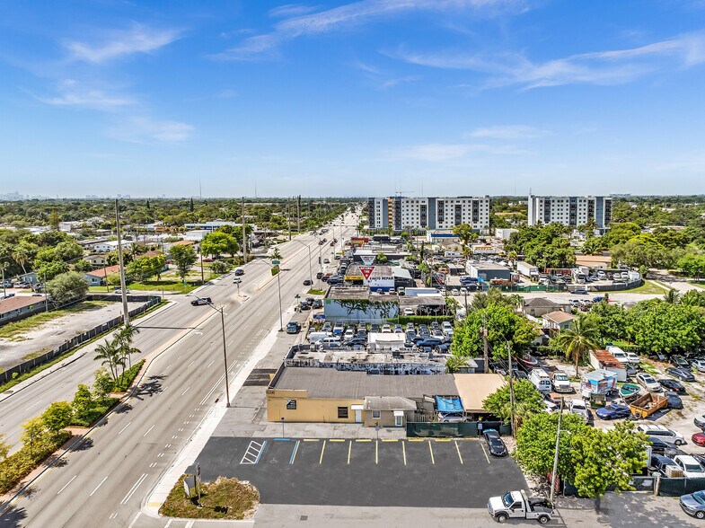 1116-1118 N State Road 7 & Land portefeuille de 2 biens à vendre sur LoopNet.fr - Photo de l’immeuble – Image 3 sur 11