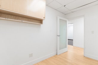 3205 Ocean Park Blvd, Santa Monica, CA à louer Photo intérieure– Image 2 sur 8