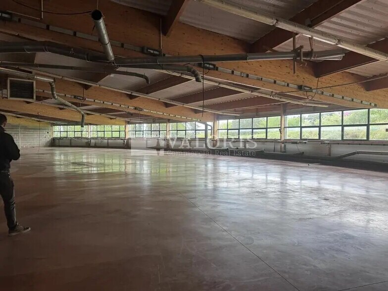 Local d'activités dans Ceyzériat à vendre - Photo de l’immeuble – Image 3 sur 5