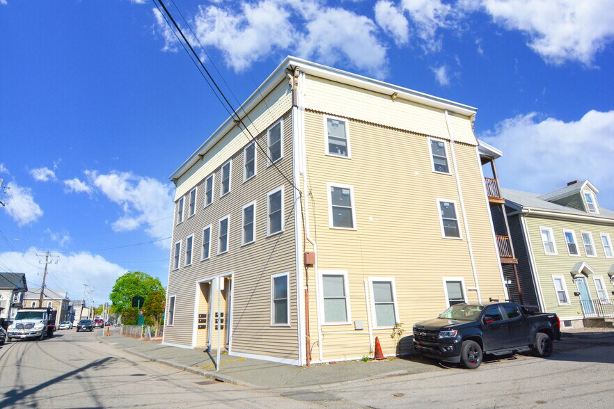 120-126 Felton St, Waltham, MA à vendre - Photo de l’immeuble – Image 2 sur 15