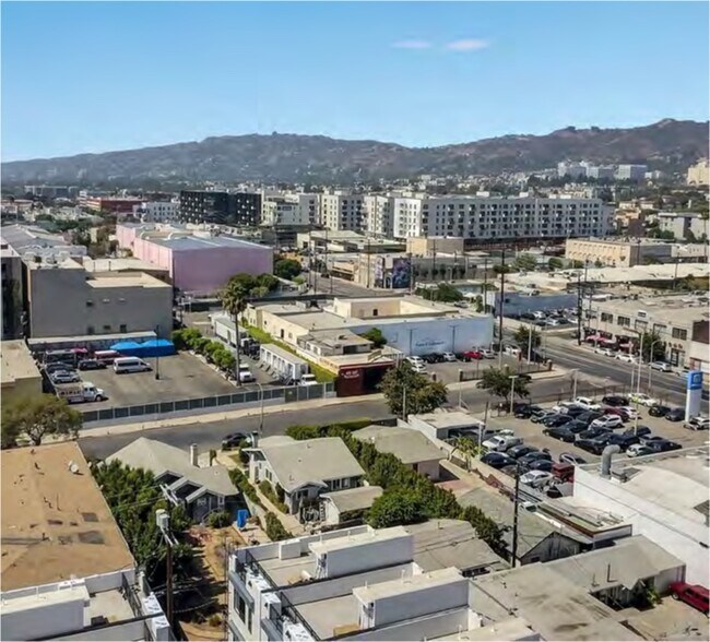 1026 N Hudson Ave, Los Angeles, CA à vendre - Aérien – Image 2 sur 17