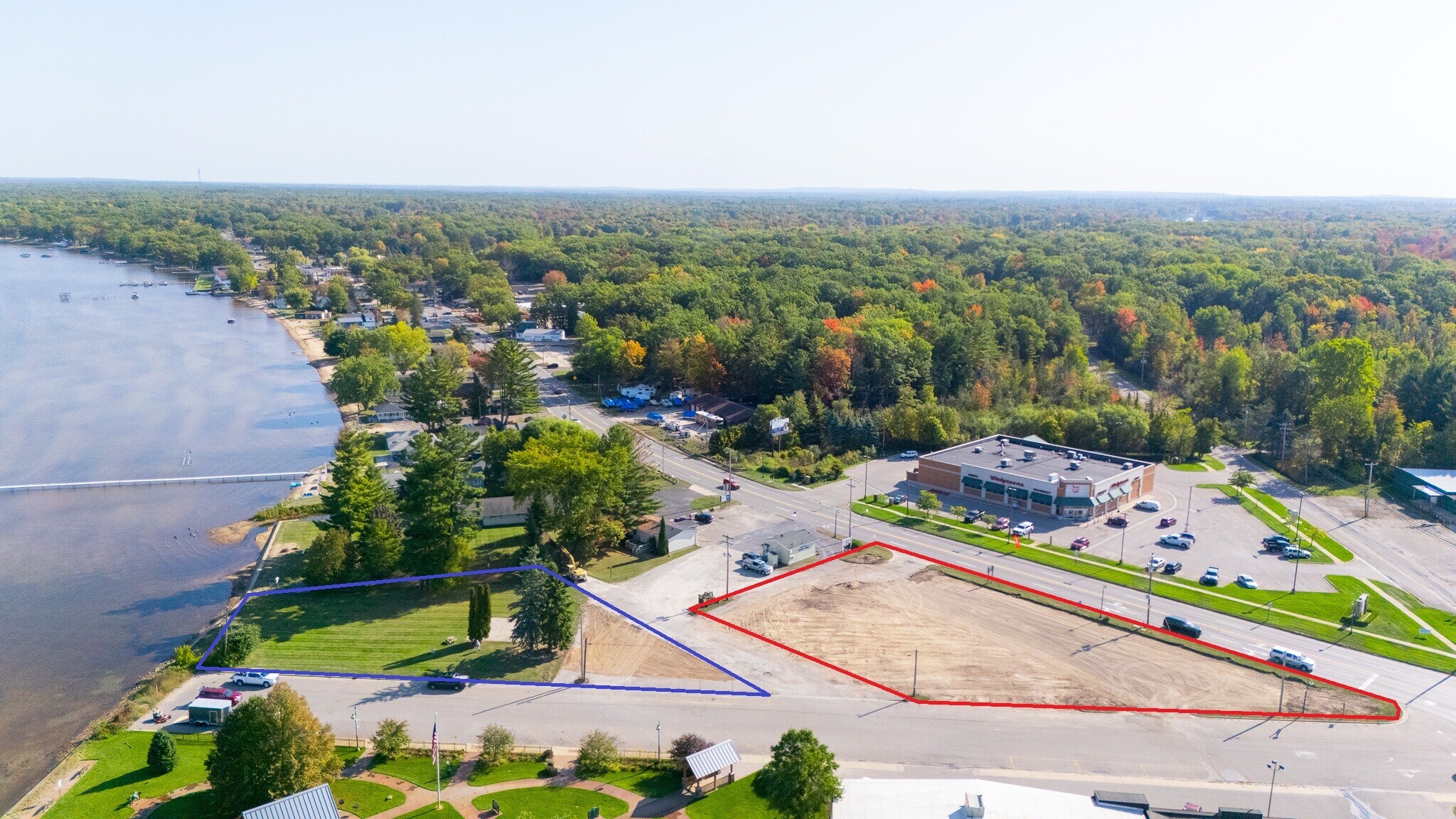 730 W Houghton Lake Dr, Prudenville, MI à vendre Photo de l’immeuble– Image 1 sur 3