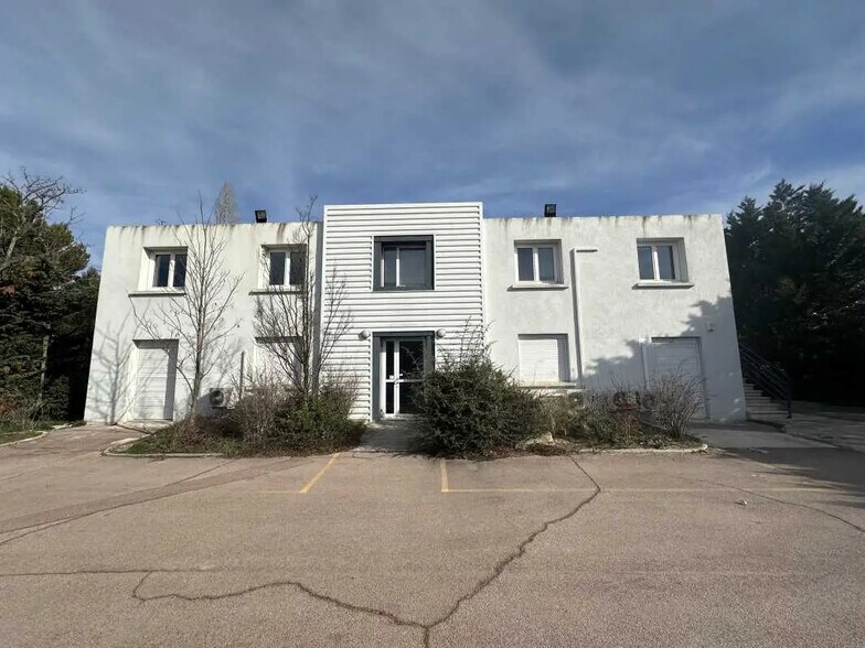 795 Rue André Ampère, Aix-en-Provence à louer - Photo de l’immeuble – Image 1 sur 9